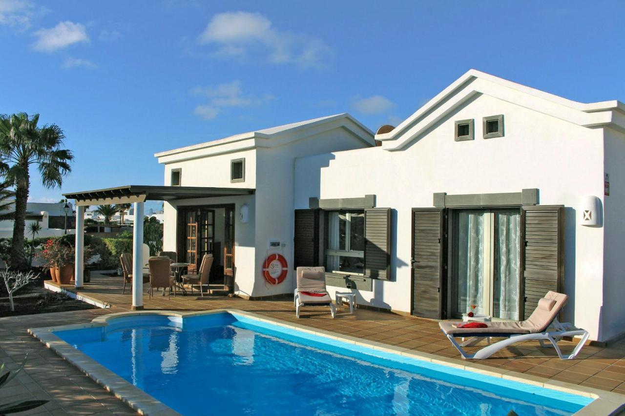 Villa Casa Karoline With A Sunny Terrace, Heated Pool, Comfort And Privacy In A Quiet Neighborhood Playa Blanca  Exterior foto